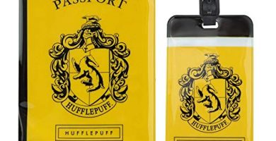 Cinereplicas Harry Potter - Etiqueta de equipaje y funda pasaporte Hufflepuff - Licencia Oficial